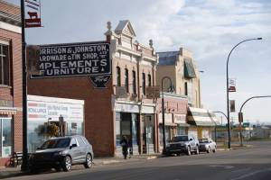 A photo showing a block of 50th Avenue in Lacombe.