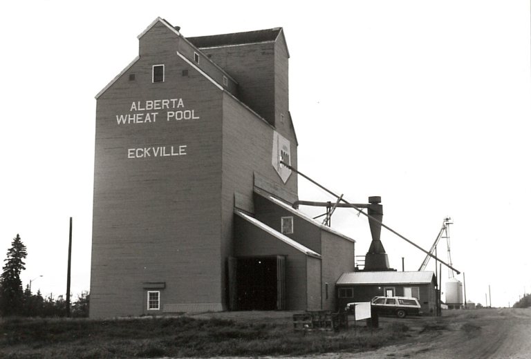 Alberta Wheat Pool at Eckville, (Photo courtesy of the Alberta Heritage Survey 79-R0240-13.