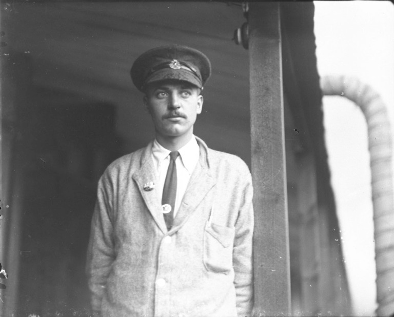 C. J. Kinross c. 1914-1919 (Credit: Canada Dept. of National Defence/Library and Archives Canada).
