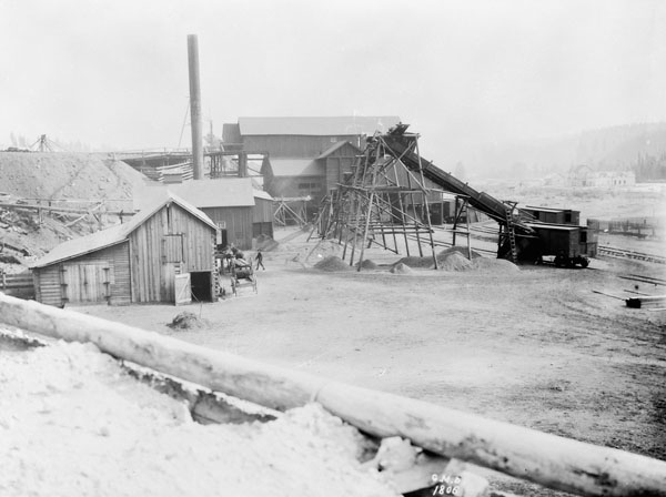 Coal Mine, Anthracite, AB, 1898. Source: Library and Archives Canada, MIKAN 3373389